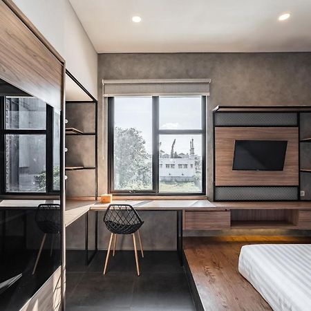 Loa Living Solo Baru Hotel Grogol ภายนอก รูปภาพ