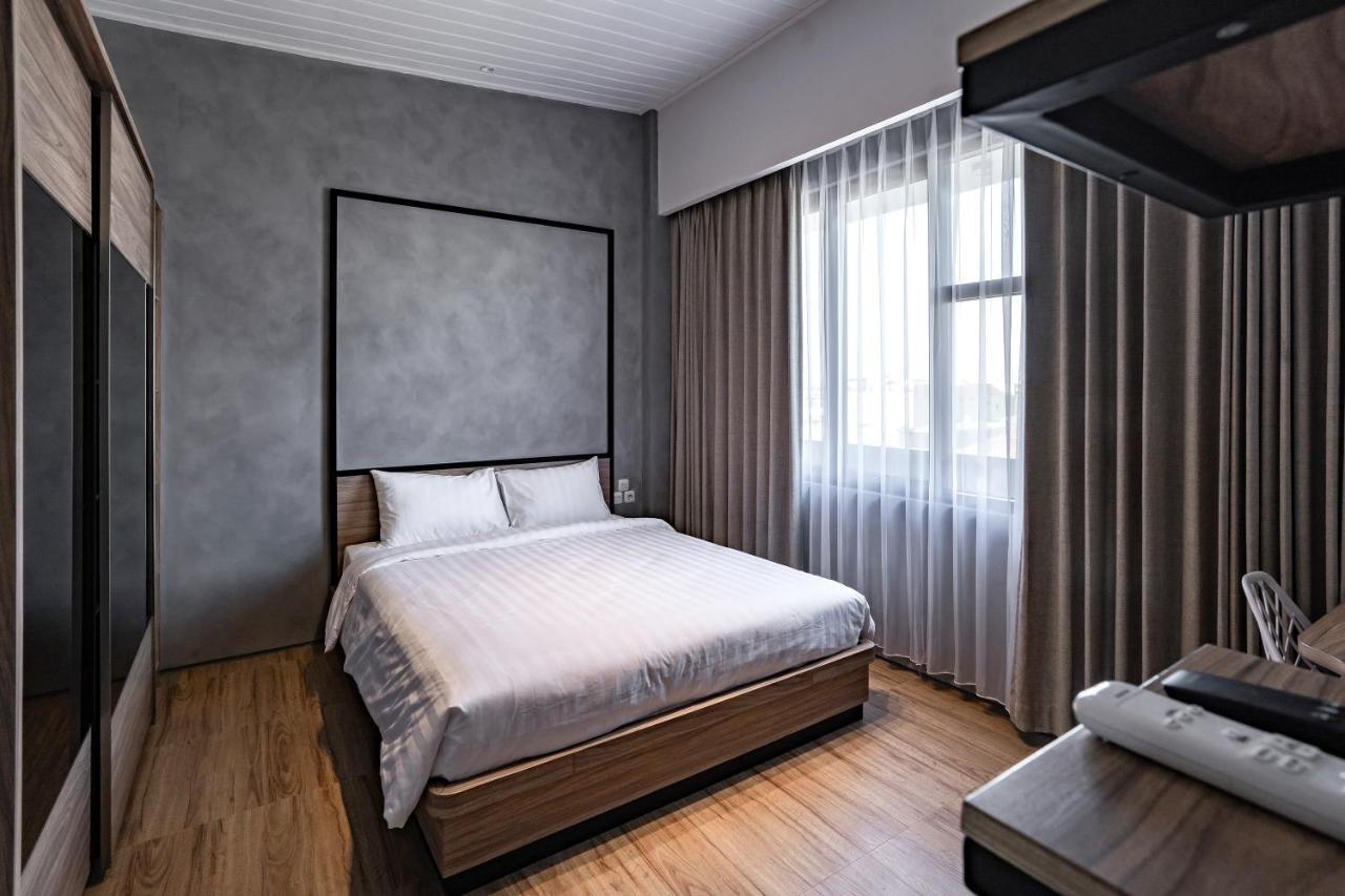 Loa Living Solo Baru Hotel Grogol ภายนอก รูปภาพ